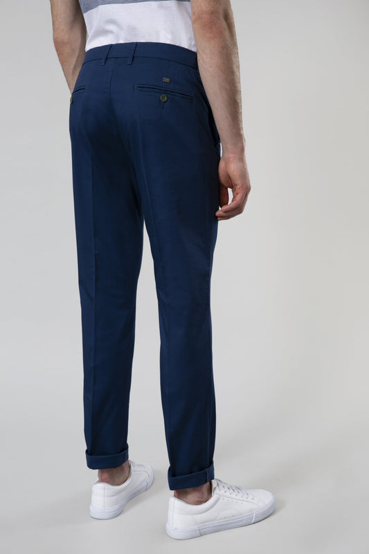 Chino in satin leggero di cotone