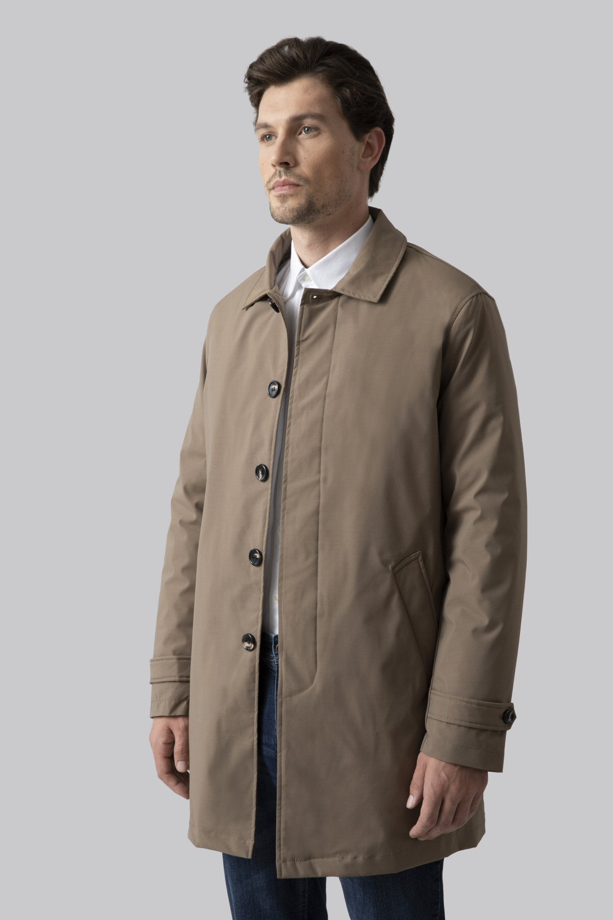 Trench coat with detachable padding