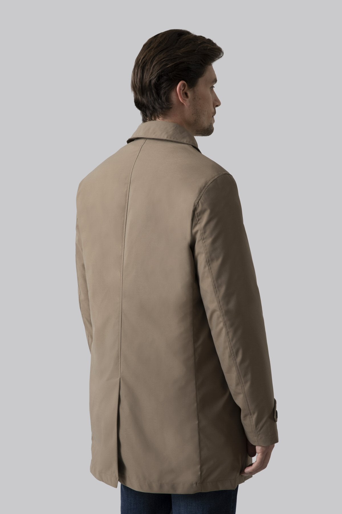 Trench coat with detachable padding