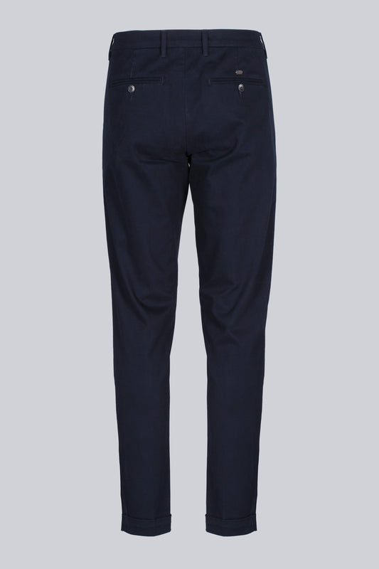 Pantaloni chino in blu