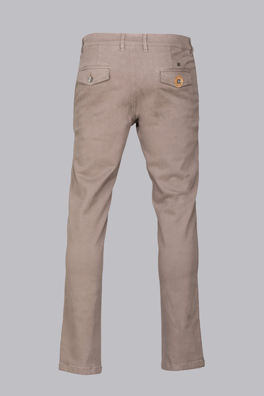 Pantaloni beige con tasche posteriori